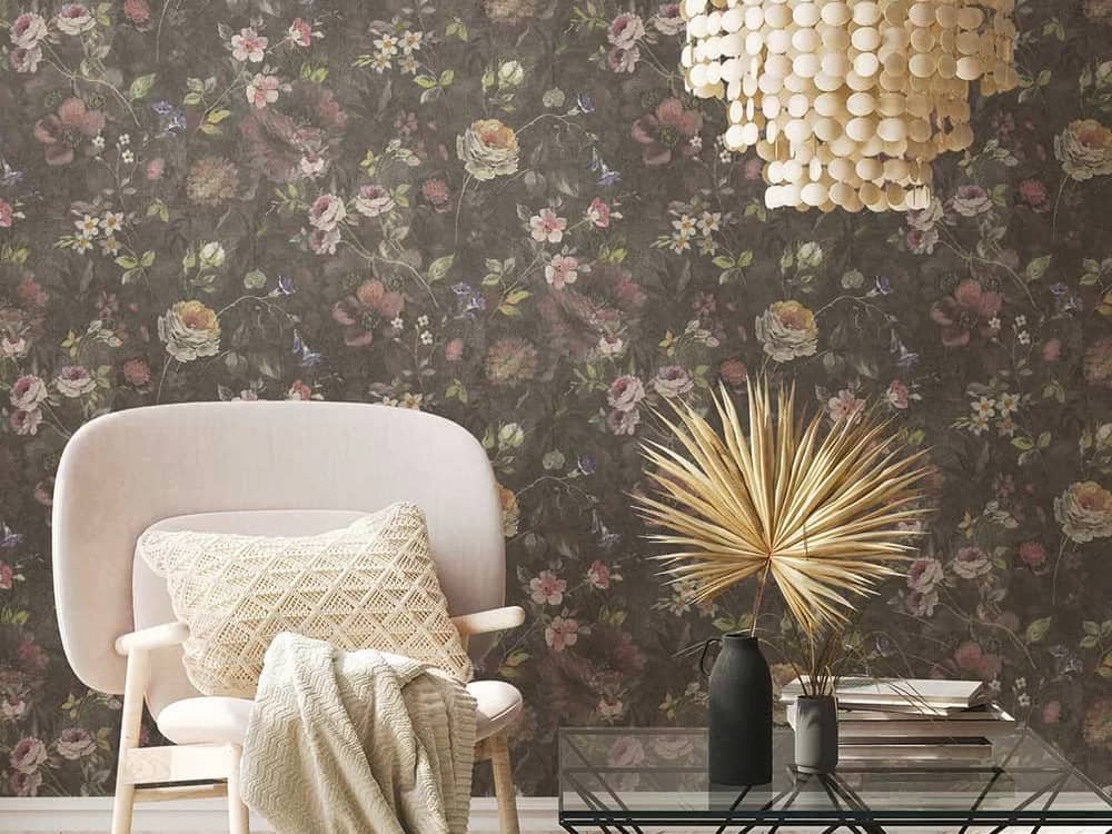 Elegant floral wallpaper