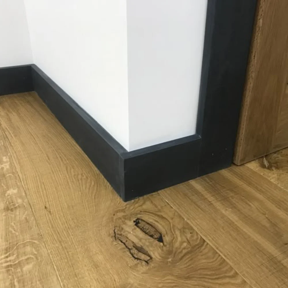 black skirting tiles